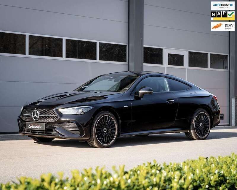 Zwart, metallic lak Gebruikt 2024 Mercedes CLE300 AMG line Coupé | € 66.950 - Afbeelding 1/4