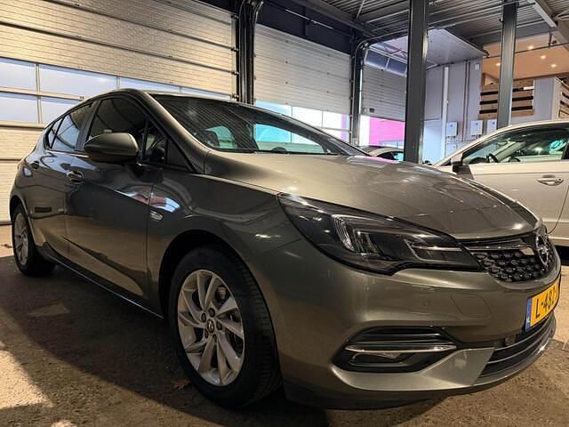 Occasion Opel Astra Business Edition 110 PK (80 kW) 2021 Grijs Hatchback