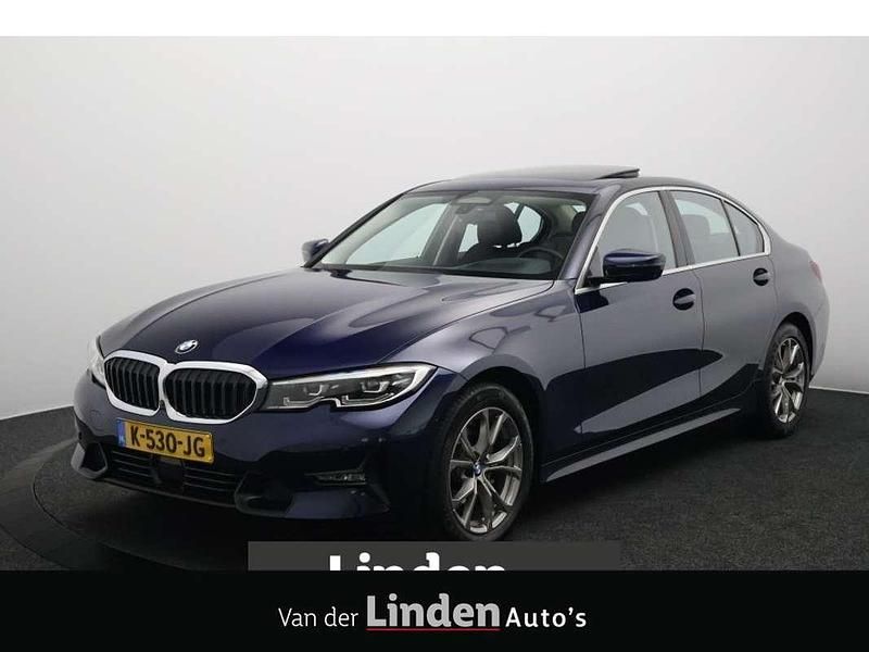 Blauw Gebruikt 2021 BMW 318 Executive Sedan | € 29.950 (Goede deal) - Afbeelding 1/4