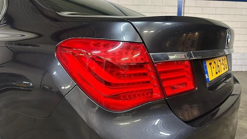 Occasion BMW 740 328 PK (241 kW) 2009 Grijs Sedan