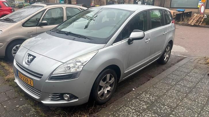 Occasion 2013 Peugeot 5008 MPV | € 3.000 (Super prijs) - Afbeelding 1/4