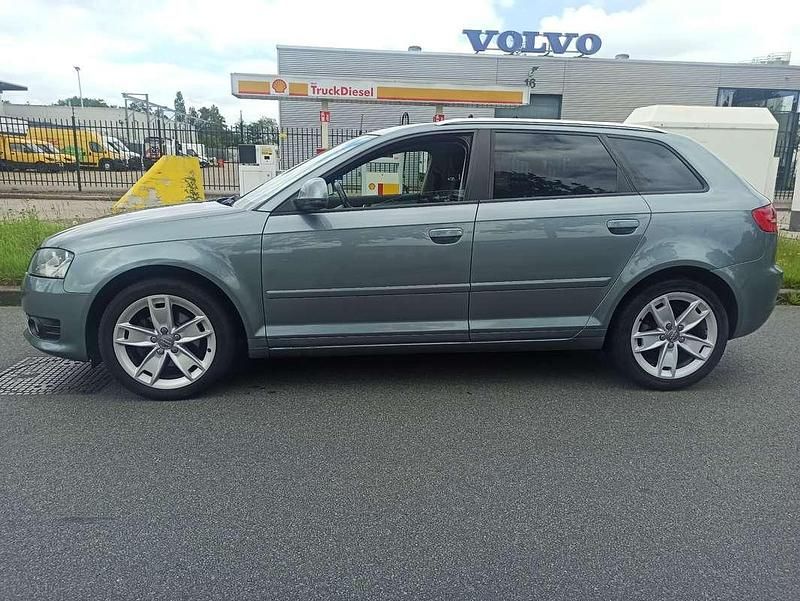 Blauw Gebruikt 2009 Audi A3 Ambition Stationwagen | € 4.500 (Eerlijke prijs) - Afbeelding 1/4