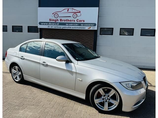 Grijs Gebruikt 2006 BMW 325 Sedan | € 4.699 (Goede deal) - Afbeelding 1/4