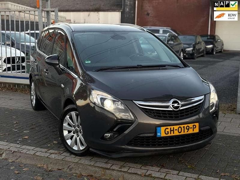 Grijs (metallic) Gebruikt 2015 Opel Zafira Tourer Cosmo MPV | € 4.950 (Eerlijke prijs) - Afbeelding 1/4