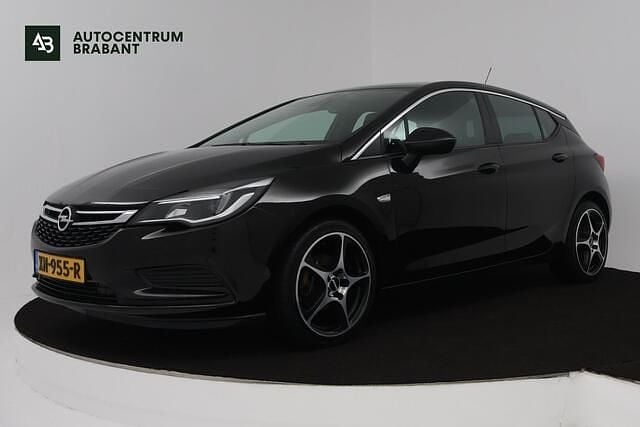 Zwart Gebruikt 2019 Opel Astra Business Hatchback | € 9.945 (Eerlijke prijs) - Afbeelding 1/4