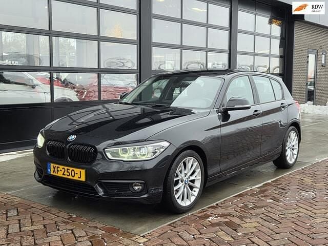 Zwart Occasion 2016 BMW 116 Executive Hatchback | € 8.975 (Super prijs) - Afbeelding 1/4