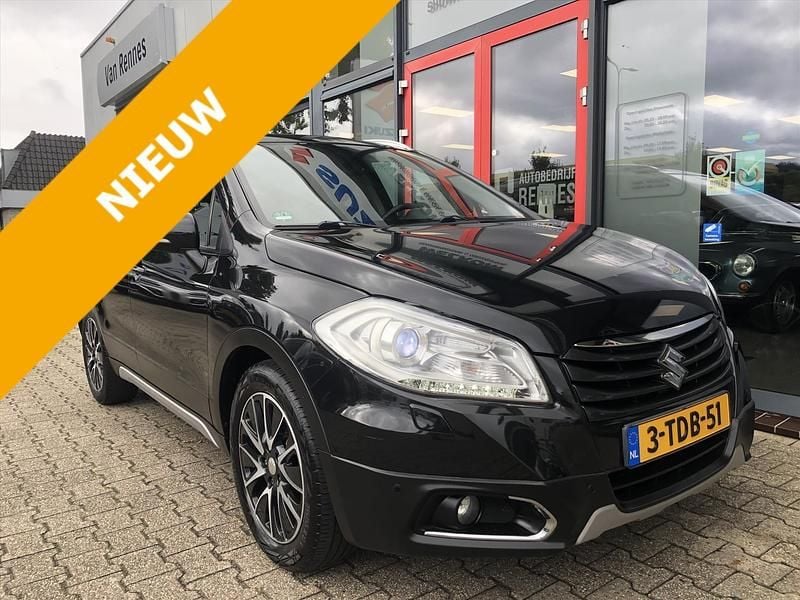 Zwart Gebruikt 2014 Suzuki SX4 S-Cross SUV | € 12.950 (Eerlijke prijs) - Afbeelding 1/4