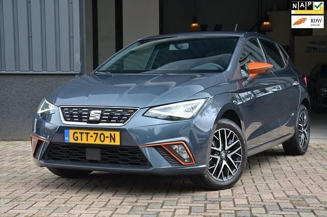Grijs Gebruikt 2019 Seat Ibiza Beats Hatchback | € 10.995 (Goede deal) - Afbeelding 1/4