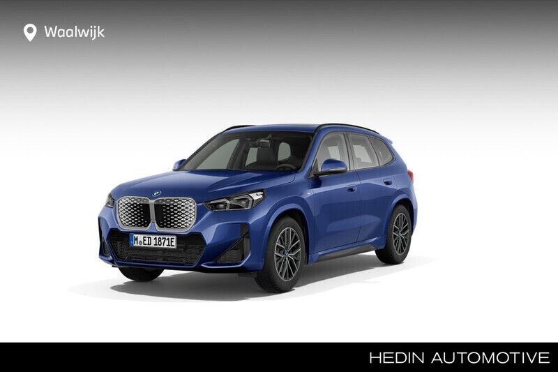 Blauw Nieuw 2024 BMW iX1 M Sport SUV | € 60.295 (Eerlijke prijs) - Afbeelding 1/4