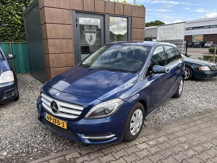 Occasion Mercedes B180 Ambition 123 PK (90 kW) 2012 Blauw MPV