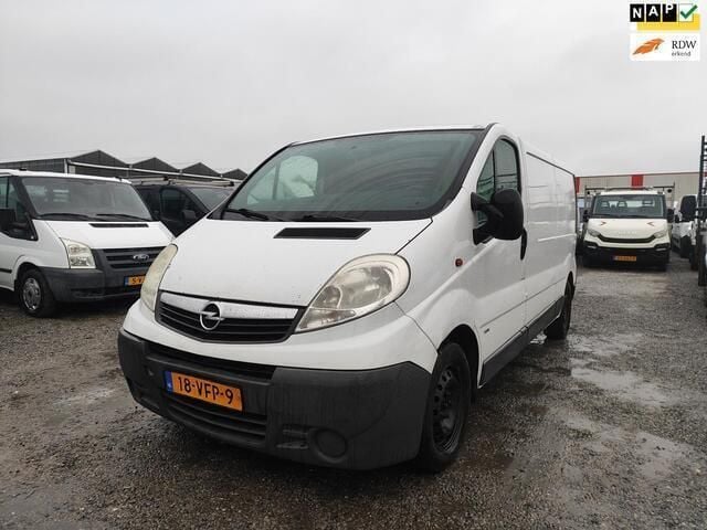 Wit Gebruikt 2007 Opel Vivaro Van | € 1.750 (Eerlijke prijs) - Afbeelding 1/4
