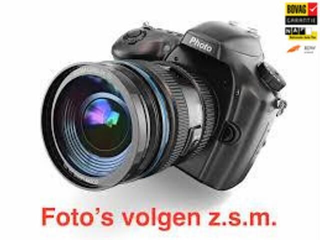 Grijs Gebruikt 2016 Mercedes B180 Ambition MPV | € 16.949 (Eerlijke prijs) - Afbeelding 1/4