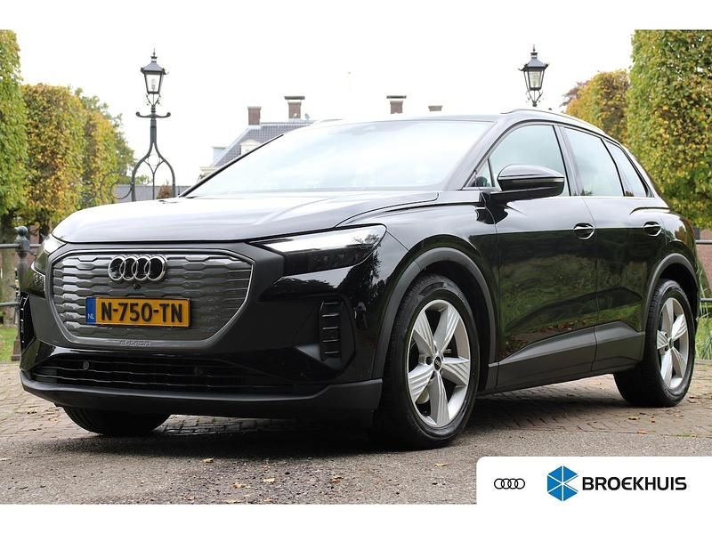 Zwart Gebruikt 2021 Audi Q4 e-tron SUV | € 25.400 (Eerlijke prijs) - Afbeelding 1/4