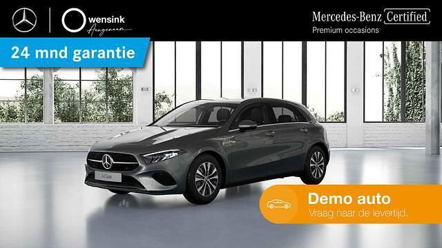 Grijs Gebruikt 2025 Mercedes A180 Business Hatchback | € 40.900 (Duur) - Afbeelding 1/4