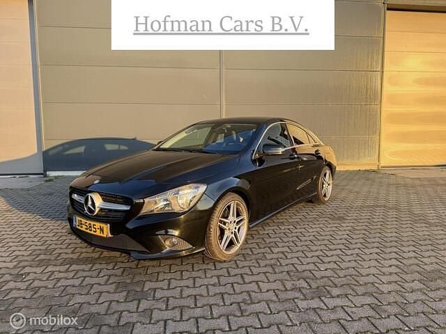 Zwart Gebruikt 2016 Mercedes CLA180 Sedan | € 14.800 (Goede deal) - Afbeelding 1/4