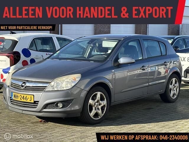 Grijs Occasion 2008 Opel Astra Essentia Hatchback | € 495 (Super prijs) - Afbeelding 1/4