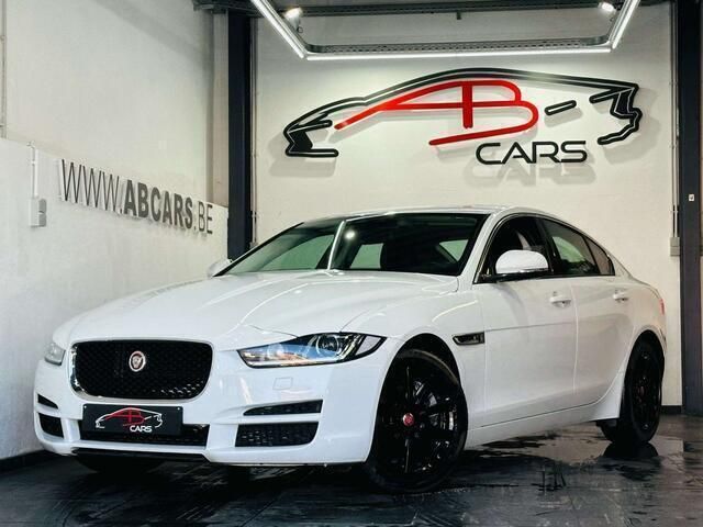 Wit Gebruikt 2017 Jaguar XE Sedan | € 18.990 (Eerlijke prijs) - Afbeelding 1/4