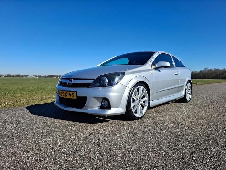 Gebruikt 2006 Opel Astra GTC OPC | € 6.750 - Afbeelding 1/4