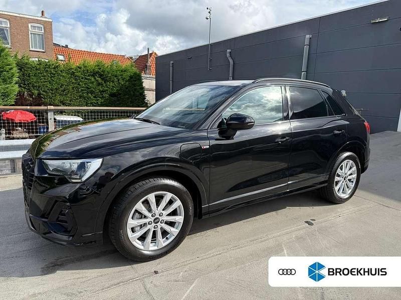 Zwart Gebruikt 2023 Audi Q3 Premium SUV | € 41.995 (Iets duurder) - Afbeelding 1/4