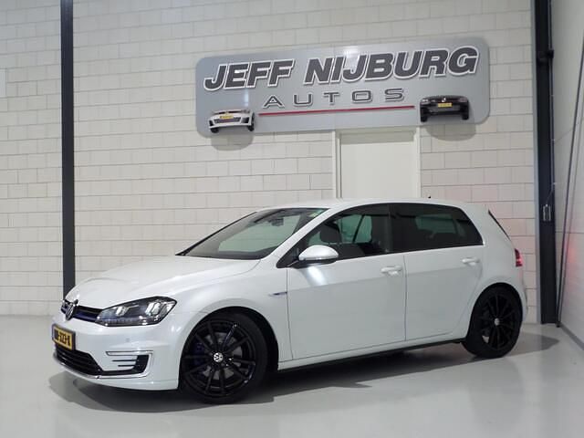 Wit Gebruikt 2015 VW Golf VII GTE Hatchback | € 12.999 (Eerlijke prijs) - Afbeelding 1/4