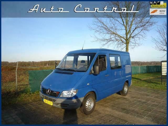Blauw Gebruikt 2005 Mercedes Sprinter Van | € 9.950 (Goede deal) - Afbeelding 1/4
