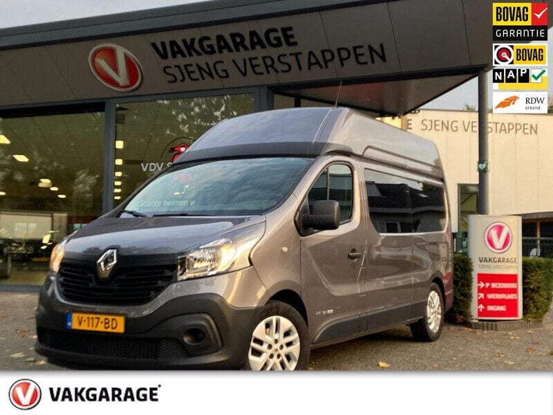 Grijs Gebruikt 2016 Renault Trafic Komfort Van | € 29.895 - Afbeelding 1/4