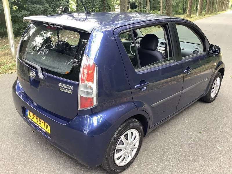 Daihatsu sirion 2