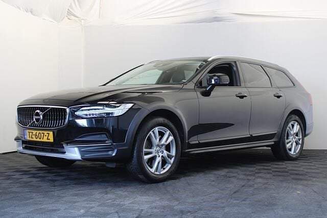 Zwart Gebruikt 2018 Volvo V90 CC Stationwagen | € 31.500 (Eerlijke prijs) - Afbeelding 1/4