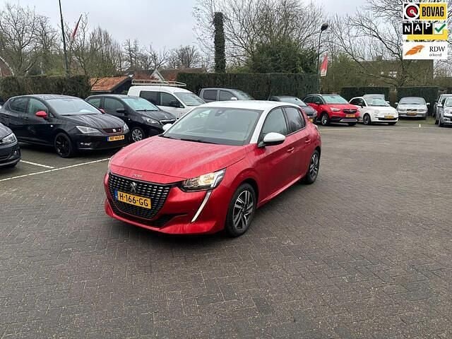 Rood Gebruikt 2020 Peugeot 208 Allure Hatchback | € 12.350 (Goede deal) - Afbeelding 1/4
