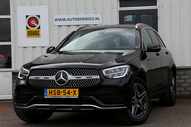 Zwart Gebruikt 2022 Mercedes GLC300e AMG SUV | € 45.900 (Goede deal) - Afbeelding 1/4