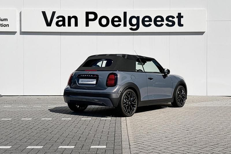 Nieuw Mini Cooper S Cabriolet Favoured 204 PK (150 kW) 2025 Copper grey Cabriolet