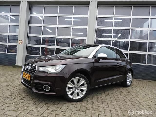 Paars Occasion 2013 Audi A1 S-Line Hatchback | € 9.950 (Eerlijke prijs) - Afbeelding 1/4