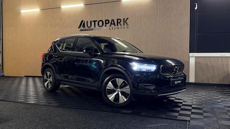 Zwart Gebruikt 2021 Volvo XC40 SUV | € 28.450 (Goede deal) - Afbeelding 1/4