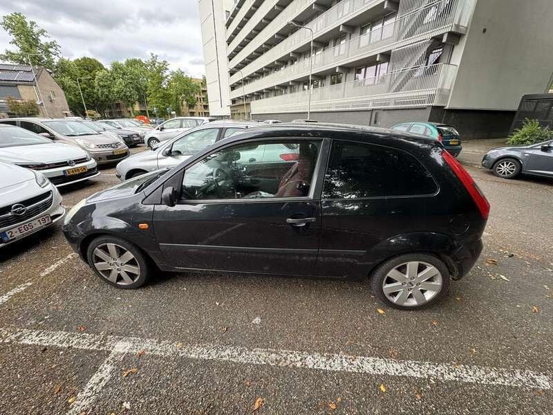 Gebruikt 2004 Ford Fiesta Hatchback | € 899 (Eerlijke prijs) - Afbeelding 1/4