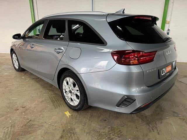 Occasion Kia Ceed 99 PK (72 kW) 2022 Zilver Hatchback