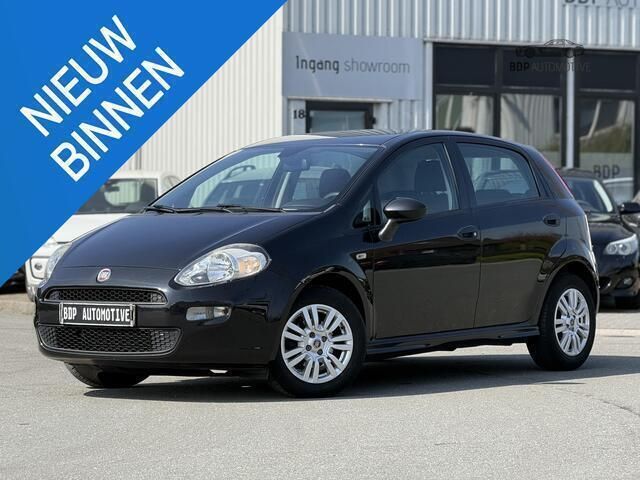 Zwart Gebruikt 2014 Fiat Punto Evo Street Hatchback | € 3.000 (Goede deal) - Afbeelding 1/4