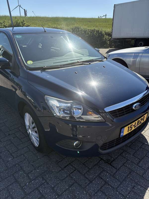 Blauw Gebruikt 2010 Ford Focus Hatchback | € 2.350 (Eerlijke prijs) - Afbeelding 1/4