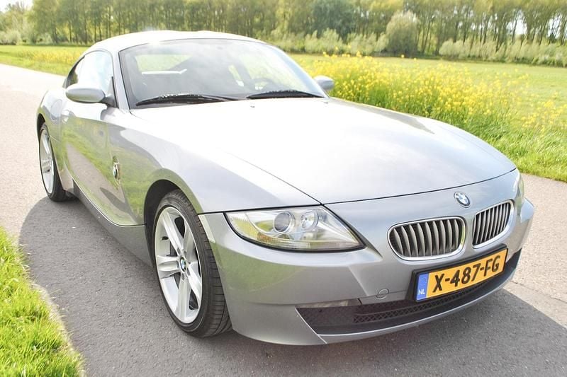 Grijs (metallic) Gebruikt 2008 BMW Z4 Coupé | € 27.500 - Afbeelding 1/4