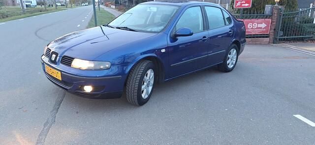 Blauw (metallic) Gebruikt 2006 Seat Toledo Sedan | € 1.450 - Afbeelding 1/4