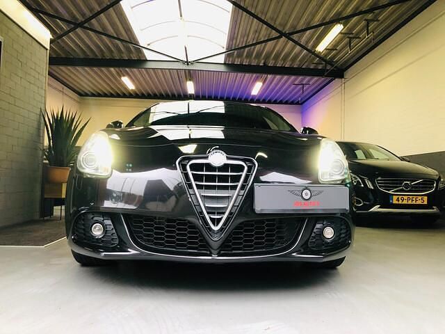 Occasion Alfa Romeo Giulietta 120 PK (88 kW) 2011 Zwart (metallic) Hatchback