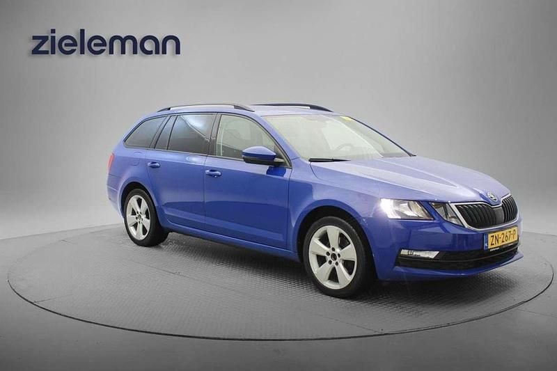 Blauw Gebruikt 2019 Skoda Octavia Ambition Stationwagen | € 12.345 (Goede deal) - Afbeelding 1/4