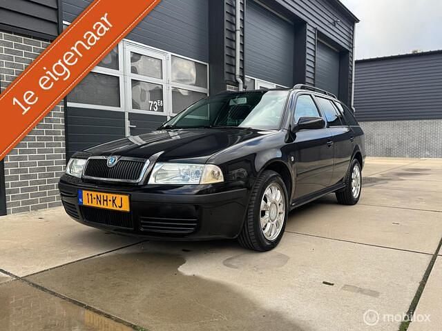 Zwart Gebruikt 2003 Skoda Octavia Stationwagen | € 2.450 - Afbeelding 1/4