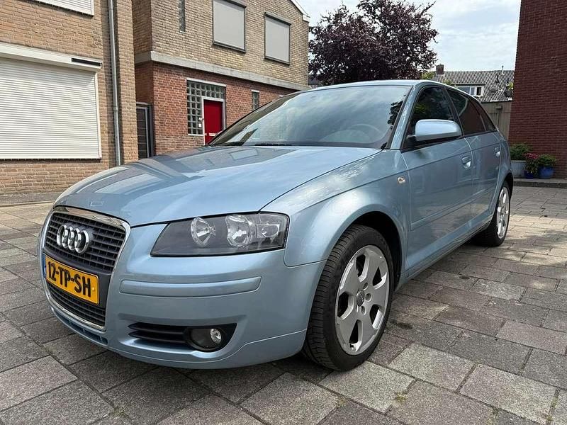 Blauw Gebruikt 2007 Audi A3 Sportback Hatchback | € 6.450 (Eerlijke prijs) - Afbeelding 1/4