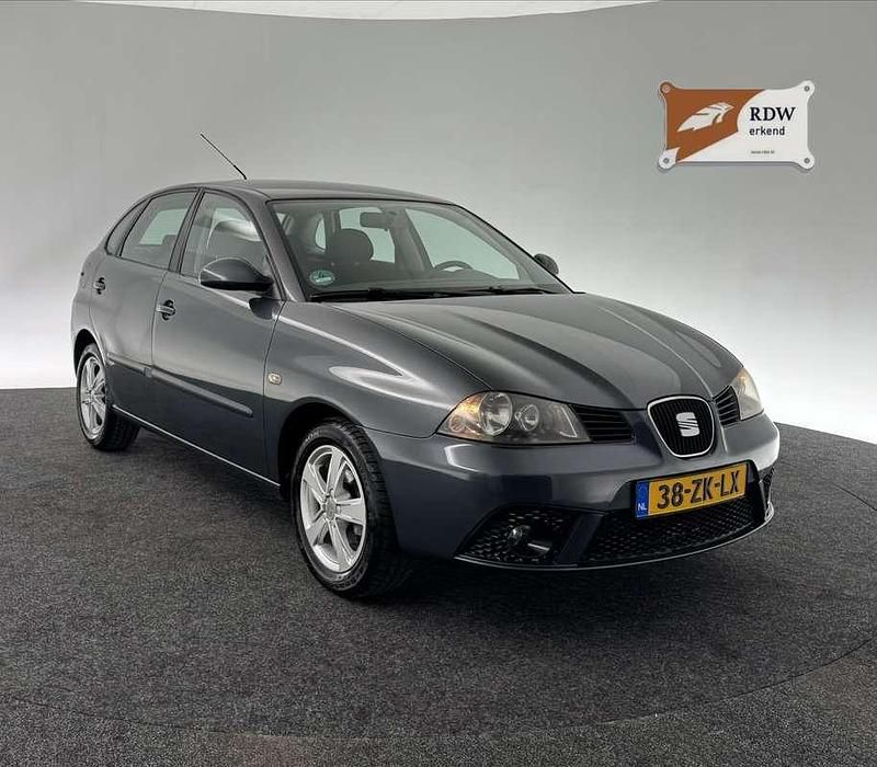 Grijs Gebruikt 2008 Seat Ibiza Hatchback | € 2.745 (Eerlijke prijs) - Afbeelding 1/4