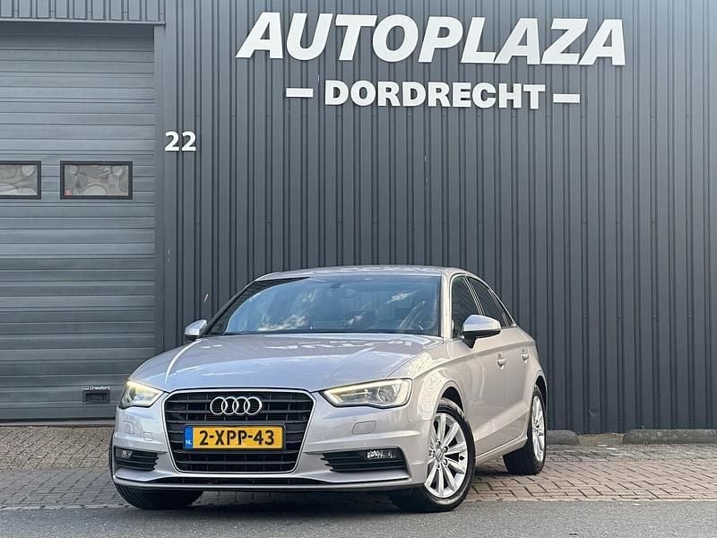 Grijs Gebruikt 2015 Audi A3 Ambition Sedan | € 6.995 (Super prijs) - Afbeelding 1/4