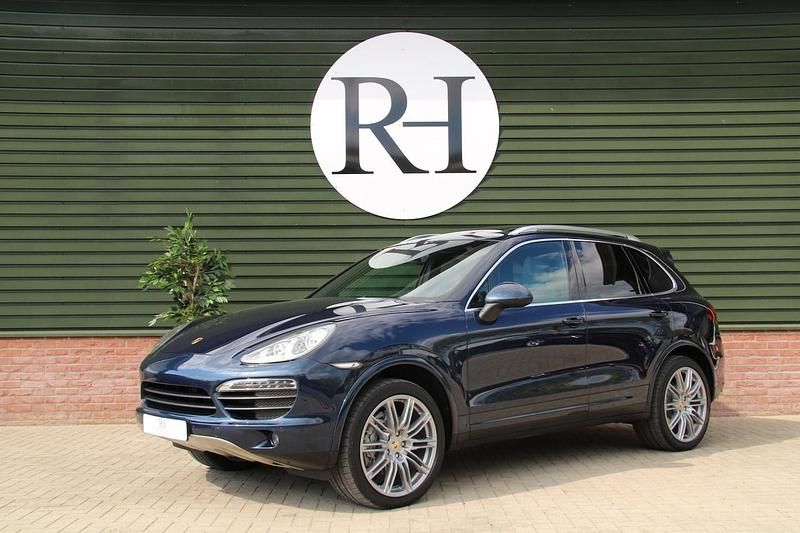 Blauw, metallic lak Gebruikt 2010 Porsche Cayenne SUV | € 44.940 (Eerlijke prijs) - Afbeelding 1/4