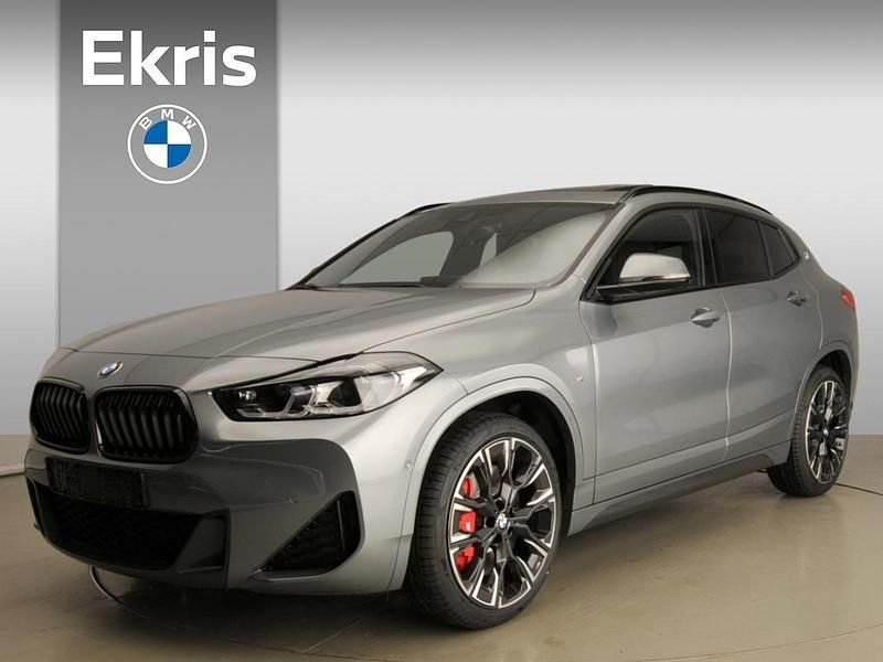 Grijs Gebruikt 2024 BMW X2 Executive SUV | € 47.950 - Afbeelding 1/4