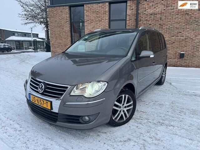 Grijs Occasion 2008 VW Touran Highline MPV | € 3.995 (Goede deal) - Afbeelding 1/4