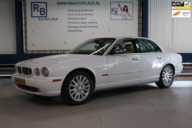 Wit Gebruikt 2004 Jaguar XJ Sedan | € 7.950 (Goede deal) - Afbeelding 1/4