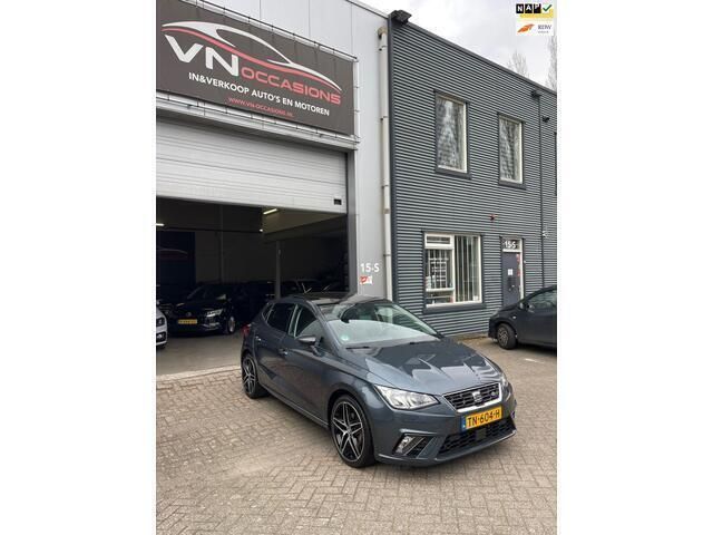 Grijs Gebruikt 2018 Seat Ibiza Business Hatchback | € 16.950 (Iets duurder) - Afbeelding 1/4